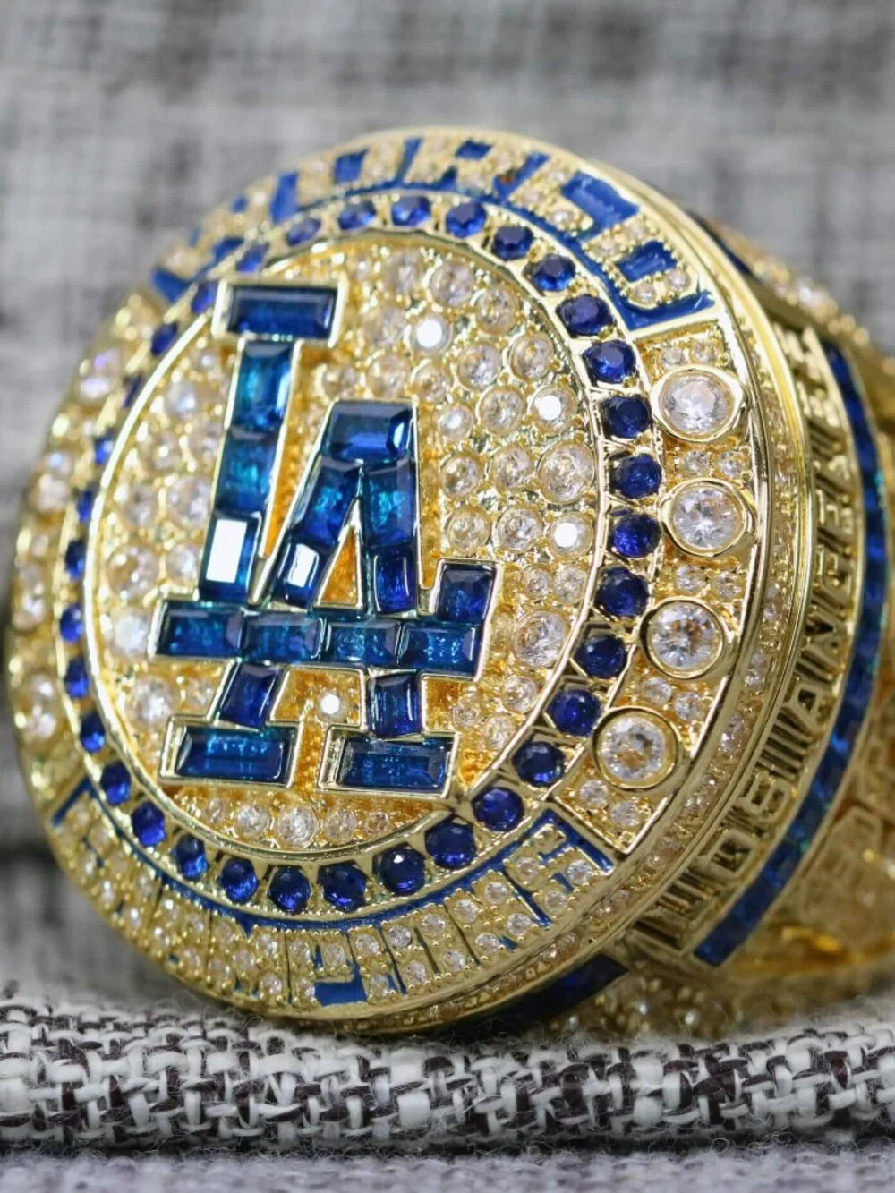 Los Angeles Dodgers Championship Ring... Fast shipped from USA